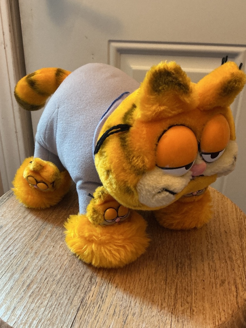 Vintage 1981 Garfield Dakin Plush Stuffed Animal My Favorite Slippers Pajamas